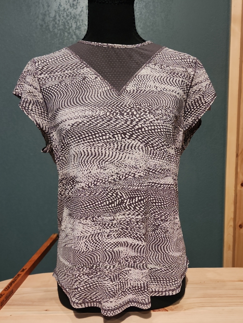 Lululemon For The Run Short Sleeve T-Shirt in the Swerve Vapor Metal Grey patter